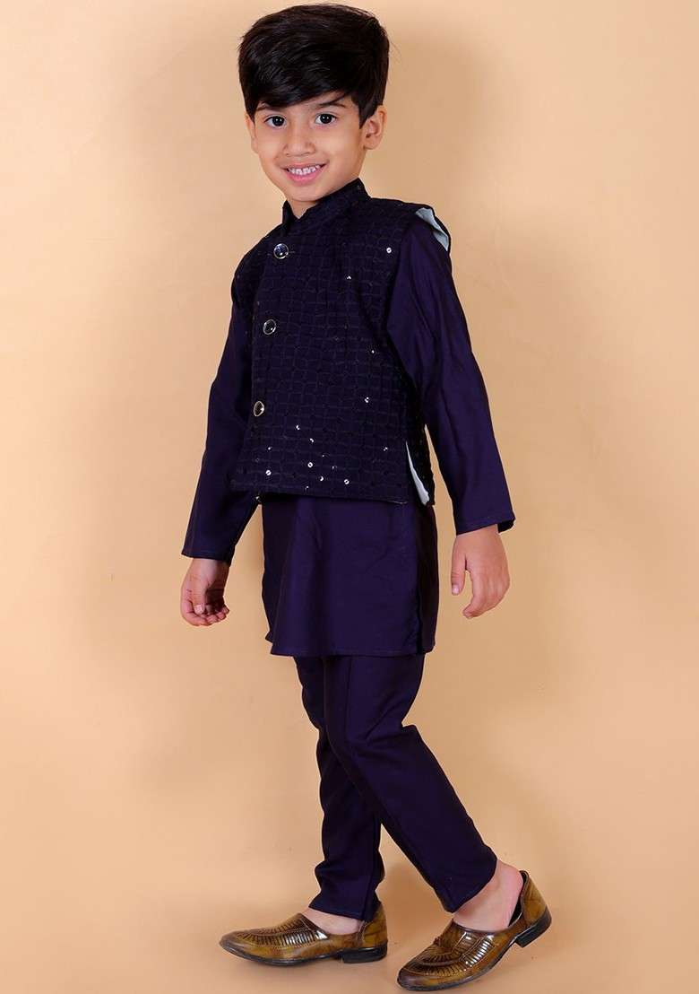 Boys Regular Sequinned Mandarin Collar Straight Kurta With Pyjama With Jacket - Indya
