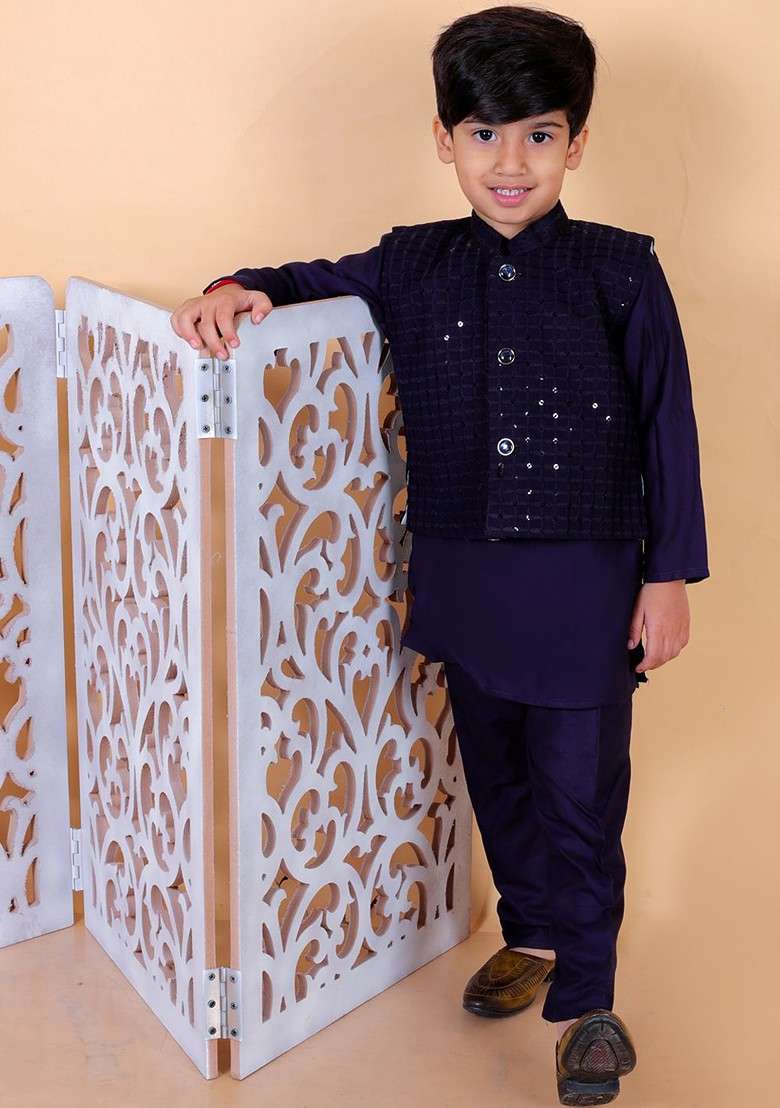 Boys Regular Sequinned Mandarin Collar Straight Kurta With Pyjama With Jacket - Indya