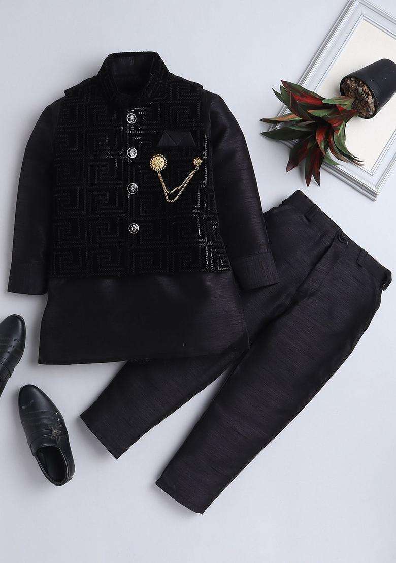 Black Embroidered Velvet Kurta Set For Boys - Indya
