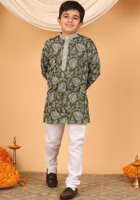 Green Embroidered Viscose Kurta Set For Boys