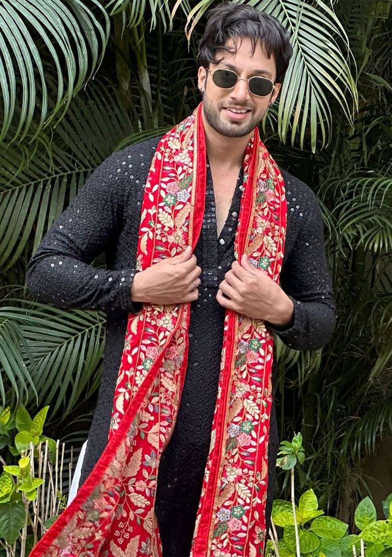 Men Floral Embroidered Sequinned Georgette Dupatta - Indya