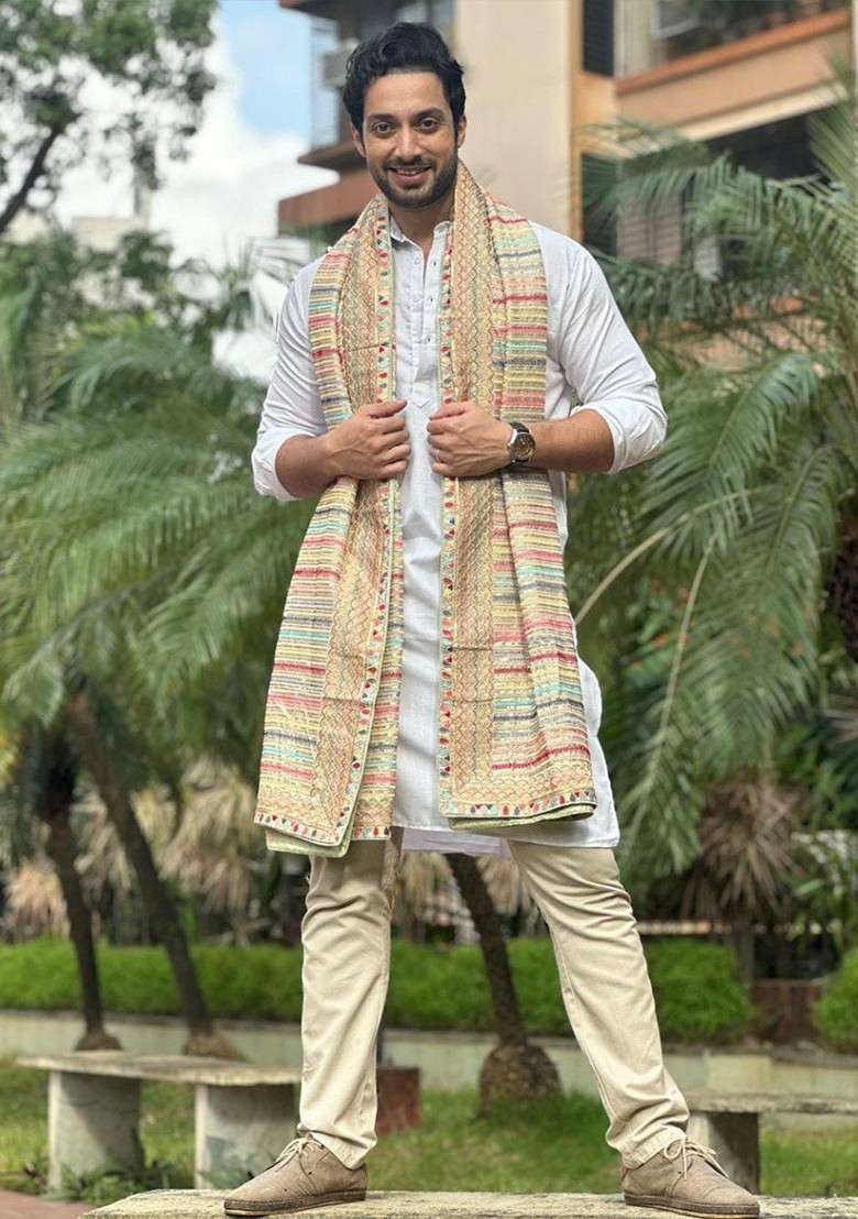 Men Striped Embroidered Sequinned Georgette Dupatta - Indya