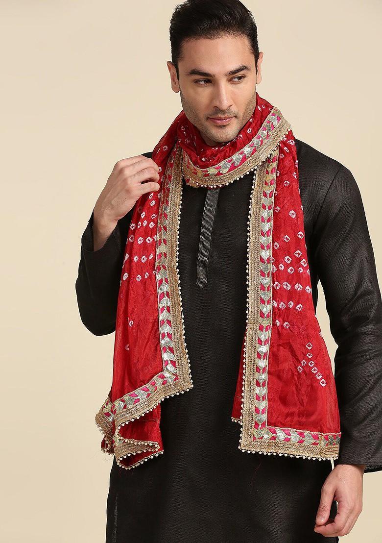 Men Maroon And Off White Bandhani Dupatta With Gotta Patti