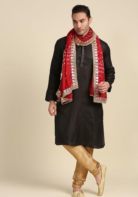 Men Maroon And Off White Bandhani Dupatta With Gotta Patti