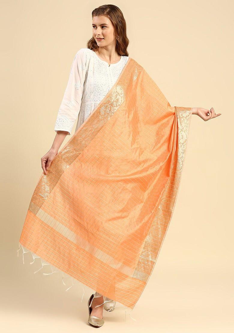 Peach Coloured And Gold Toned Checked Dupatta With Zari