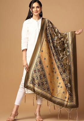 Printed Leheriya Tasselled Silk Dupatta With Thread Work