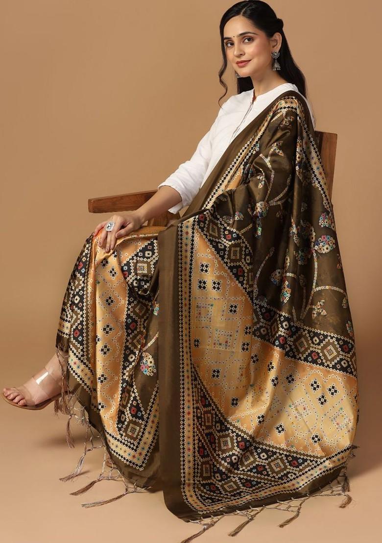Printed Leheriya Tasselled Silk Dupatta With Thread Work