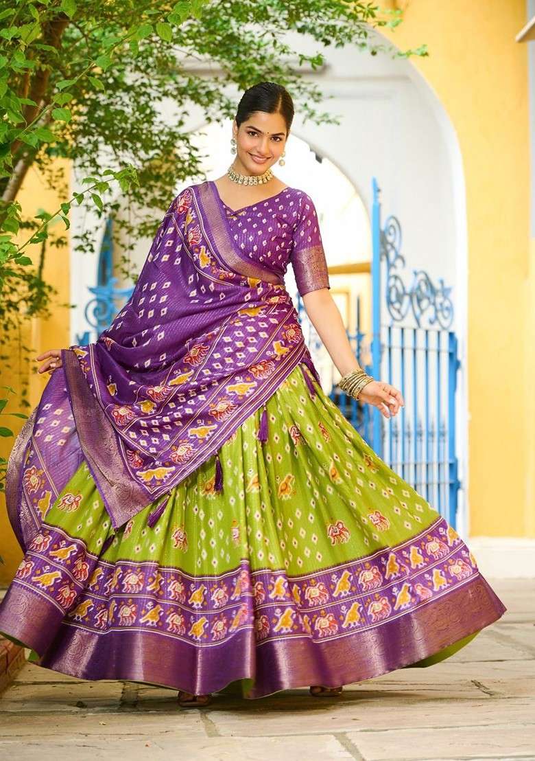 Green Printed Blended Chaniya Choli Set For Navratri And Garba - Indya