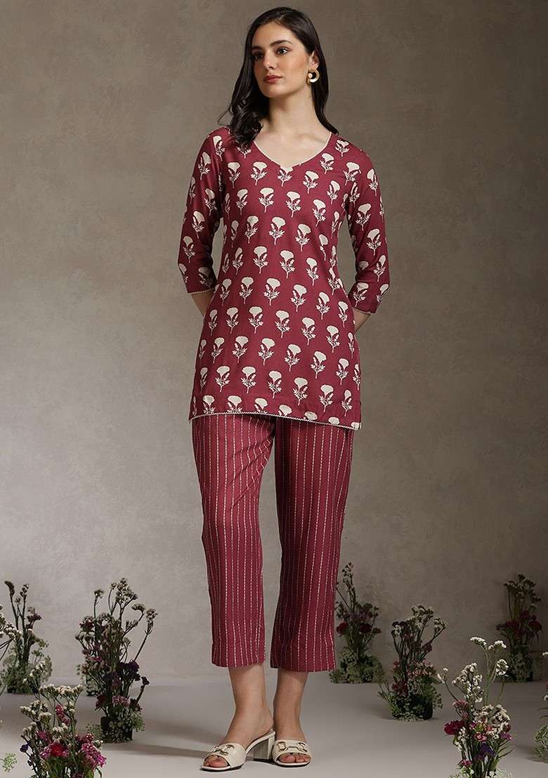 Maroon Floral Printed Cotton Vneck Tunic With Trouser Coords - Indya