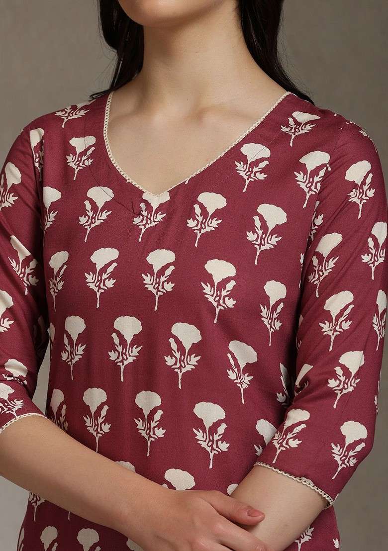 Maroon Floral Printed Cotton Vneck Tunic With Trouser Coords - Indya