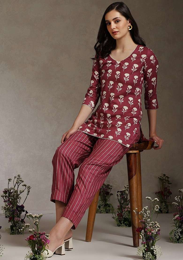 Maroon Floral Printed Cotton Vneck Tunic With Trouser Coords - Indya