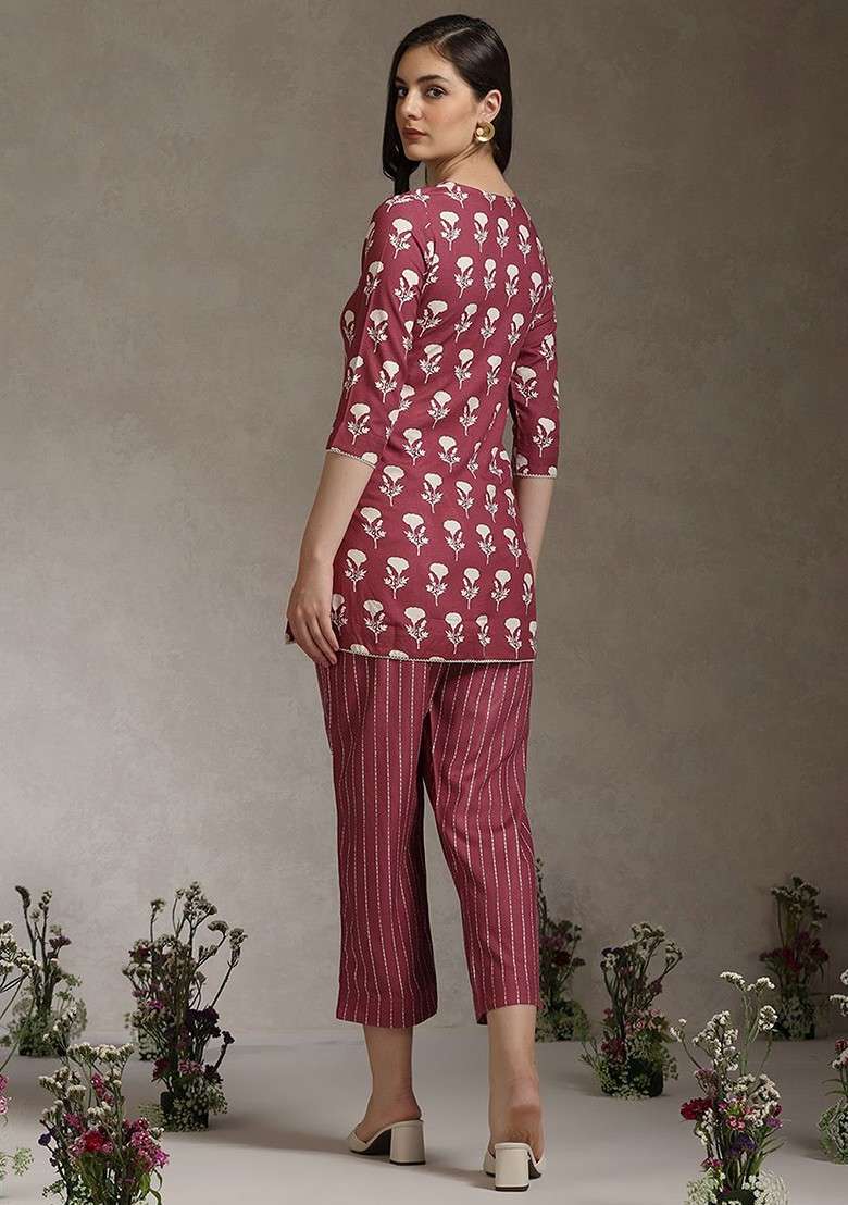 Maroon Floral Printed Cotton Vneck Tunic With Trouser Coords - Indya