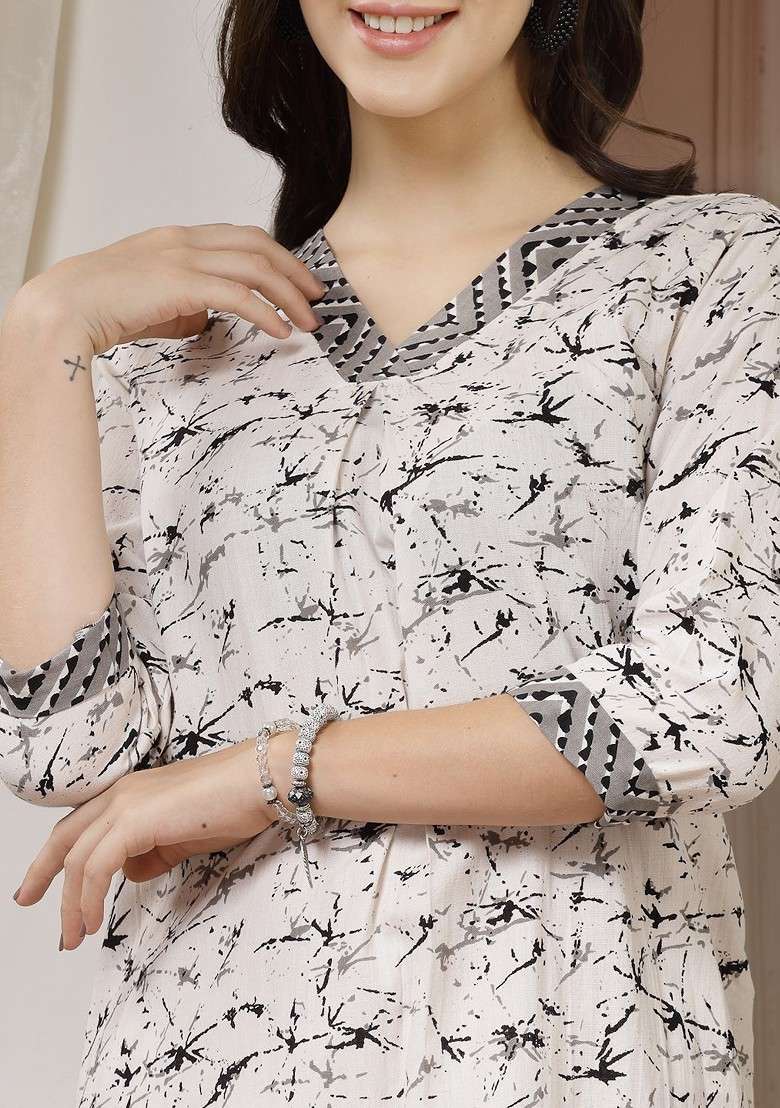 Black Printed Vneck Threequarter Sleeves Pure Cotton Top And Trouser - Indya