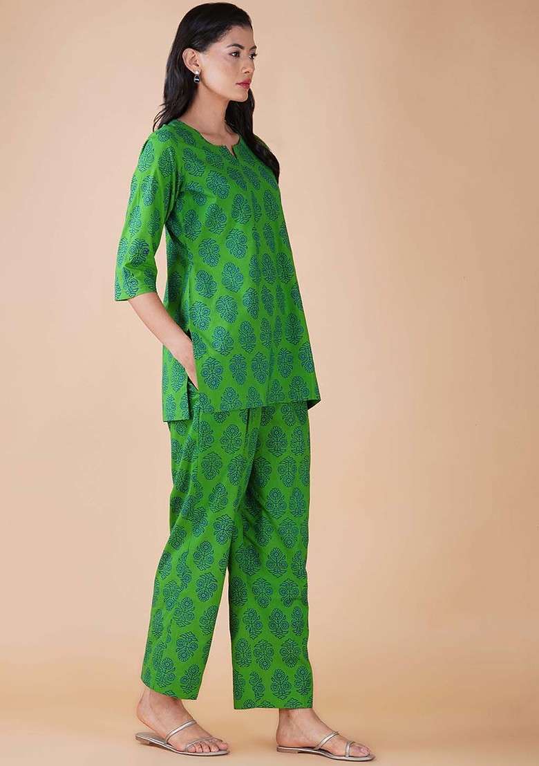 Green Ethnic Motifs Printed Pure Cotton Top With Trousers - Indya