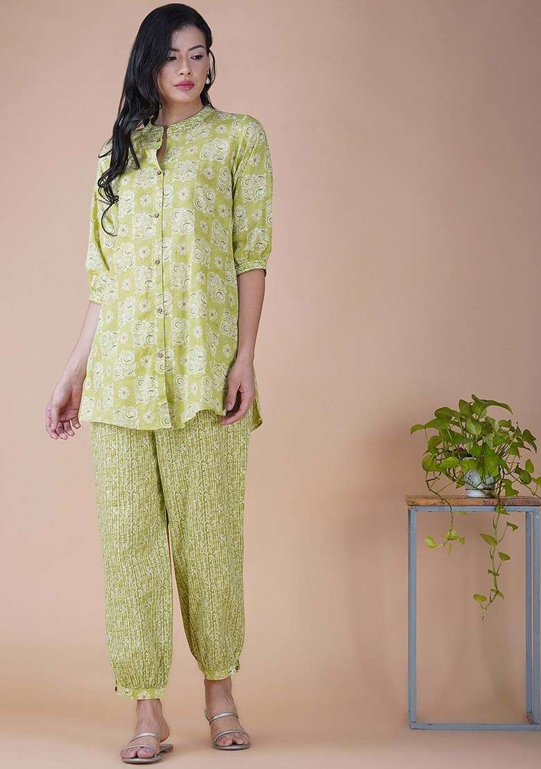 Green Ethnic Motifs Printed Mandarin Collar Pure Cotton Top With Trousers - Indya