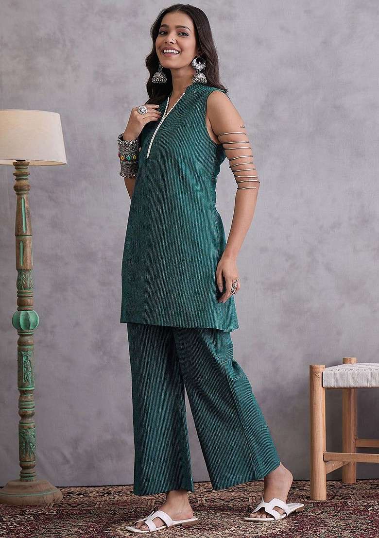 Green Mandarin Collar Cotton Tunic And Trouser - Indya