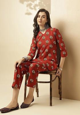 Red Floral Printed Vneck Threequarter Sleeves Tunic With Trousers