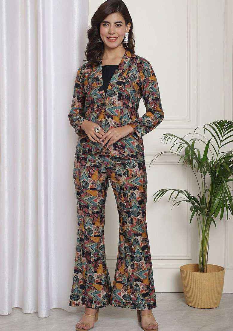Black Printed 3Piece Crop Top With Jacket And Trousers - Indya