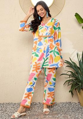 Off White Off White Floral Printed Vneck Threequarter Sleeves Top With Trouser