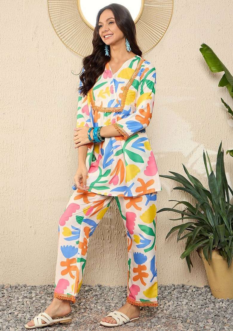 Off White Off White Floral Printed Vneck Threequarter Sleeves Top With Trouser - Indya