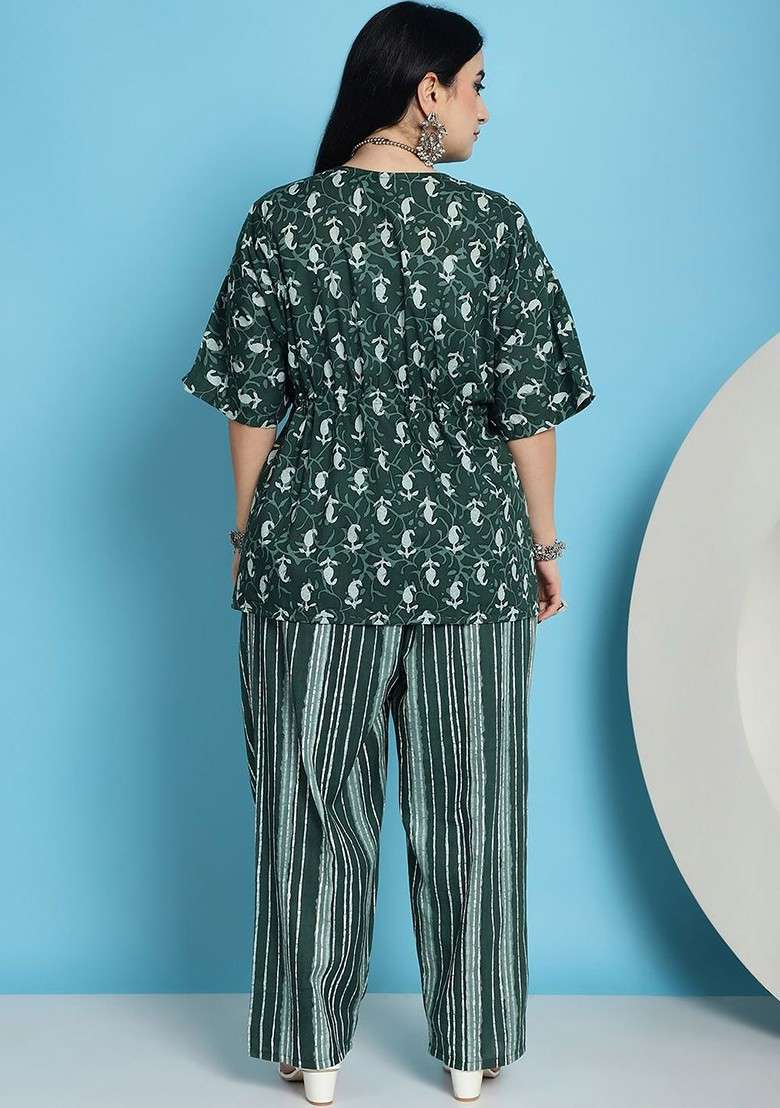 Green Plus Size Paisley Printed Vneck Gathered Pure Cotton Kaftan Tunic With Trousers - Indya
