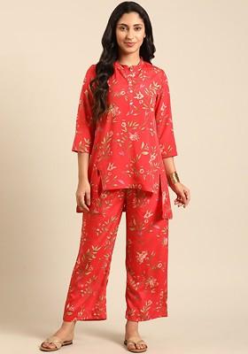 Red Floral Printed Mandarin Collar Threequarter Sleeves Kurta Ith Trousers