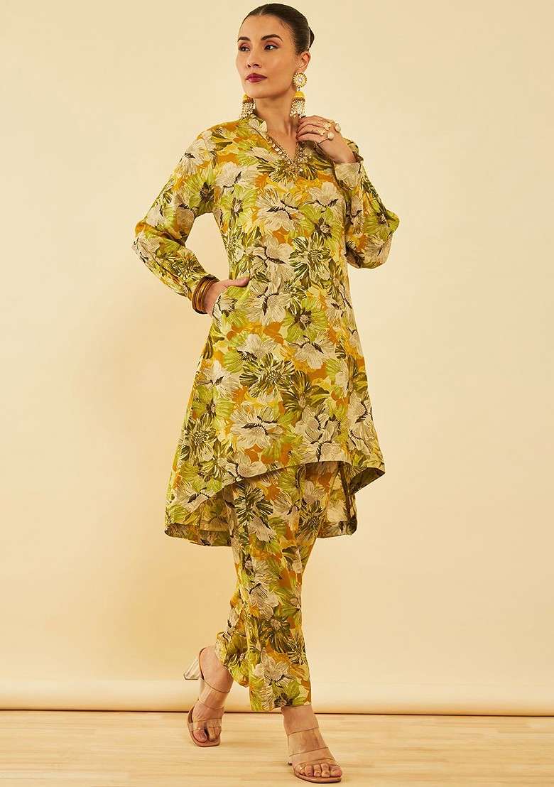 Green Floral Printed Muslin Regular Mirror Work Kurta With Trousers - Indya