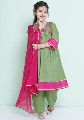Green Girls Floral Embroidered Gottapatti Anarkali Kurta With Trousers And Dupatta