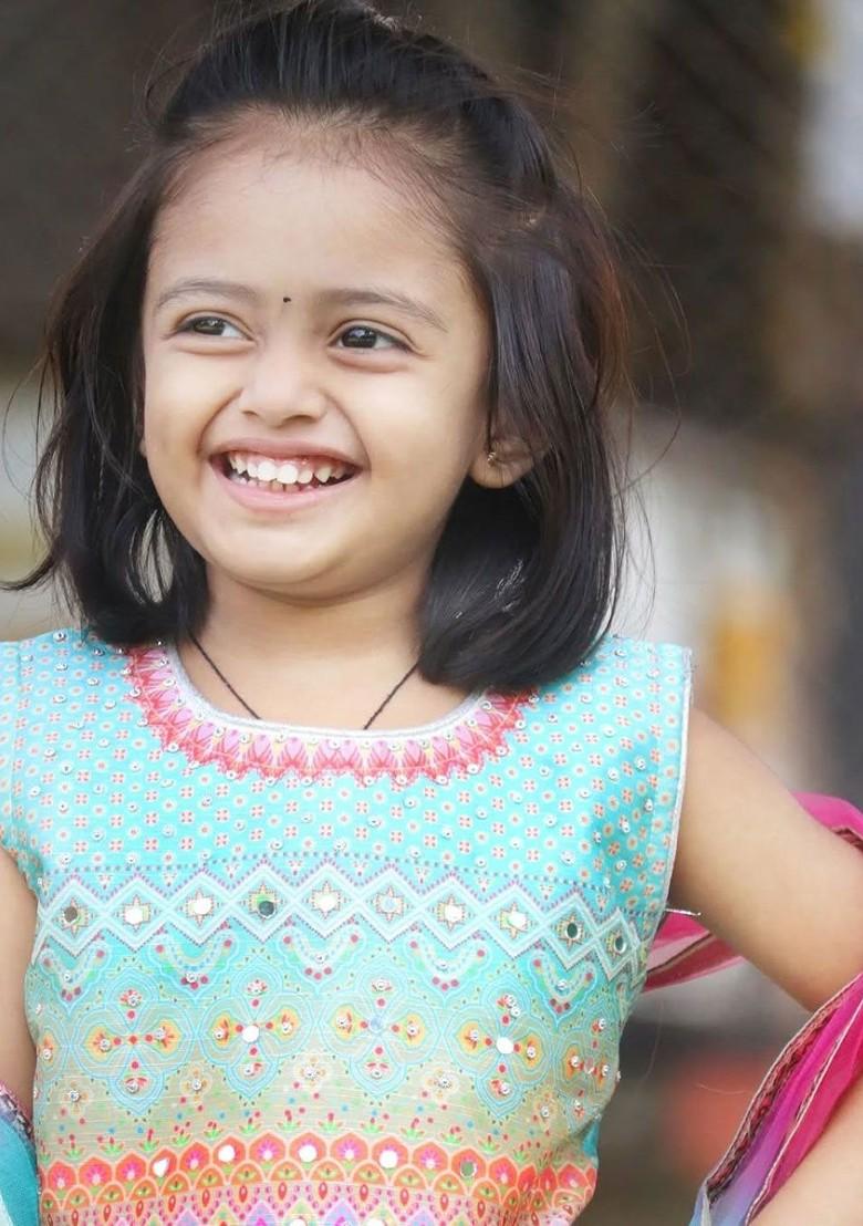 Girls Embellished Mirror Work Ready To Wear Lehenga And Blouse With Dupatta