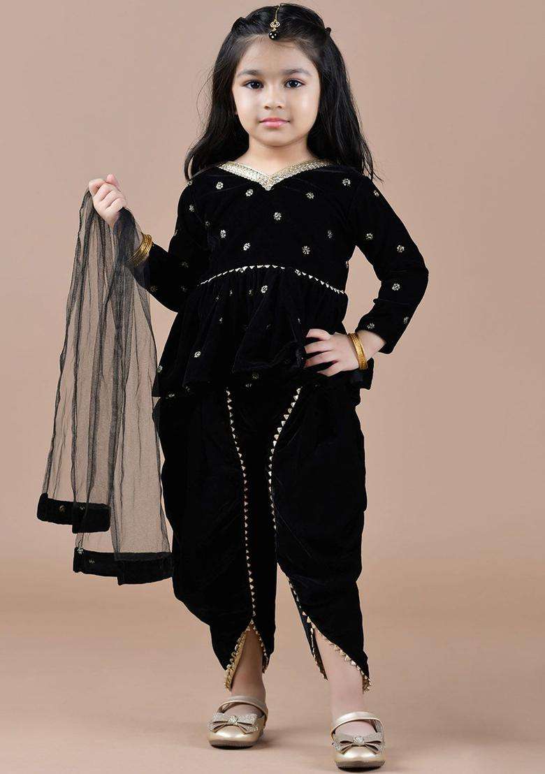 Black Embroidered Velvet Kurta Set For Girls - Indya