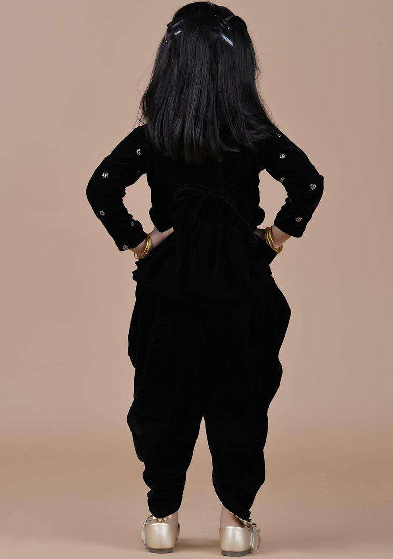 Black Embroidered Velvet Kurta Set For Girls - Indya