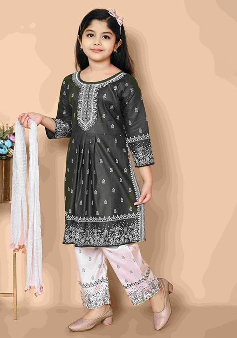 Green Printed Viscose Kurta Set For Girls — view on Indya