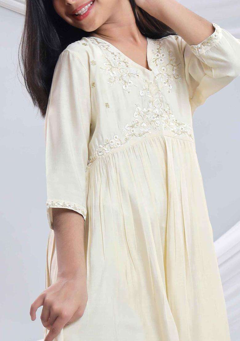 White Embroidered Silk Kurta Set For Girls - Indya