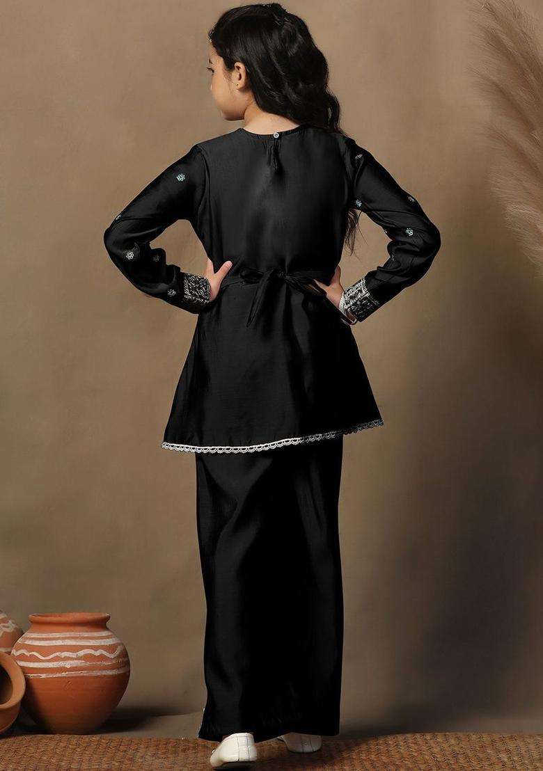 Black Embroidered Silk Kurta Set For Girls - Indya