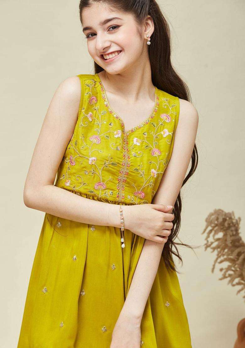 Green Embroidered Silk Kurta Set For Girls - Indya