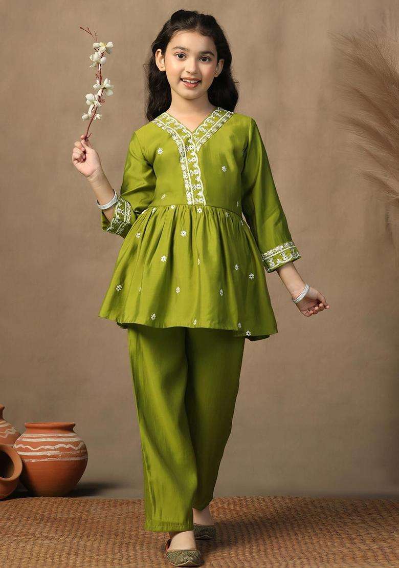 Green Embroidered Silk Kurta Set For Girls - Indya