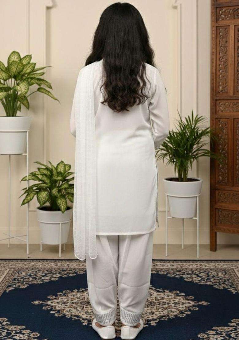 White Embroidered Georgette Kurta Set For Girls - Indya
