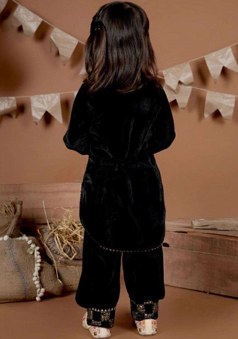 Black Embroidered Velvet Kurta Set For Girls - Indya
