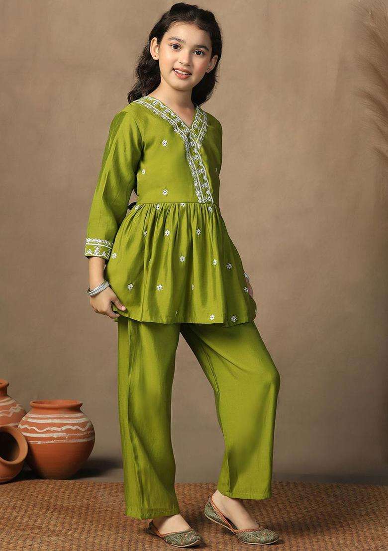 Green Embroidered Silk Kurta Set For Girls - Indya