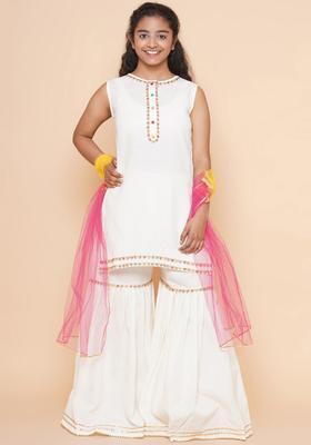Off White Solid Cotton Kurta Set For Girls