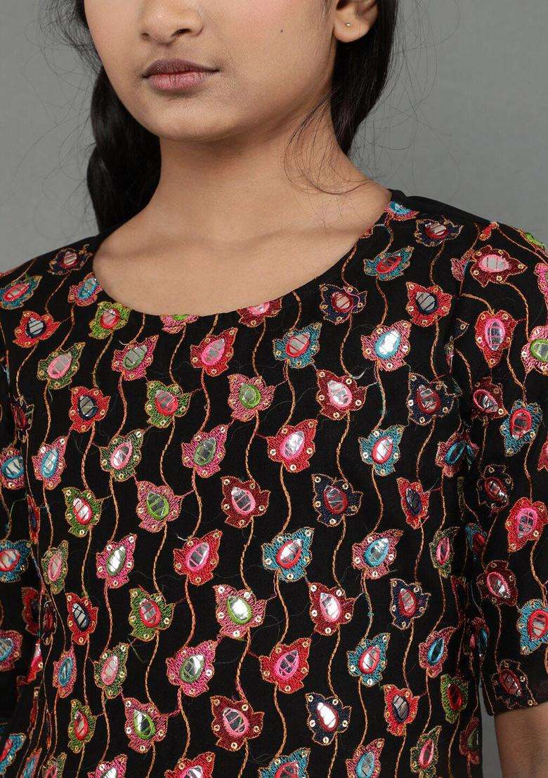 Black Embroidered Georgette Kurta Set For Girls - Indya