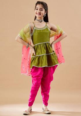 Green Solid Silk Kurta Set For Girls