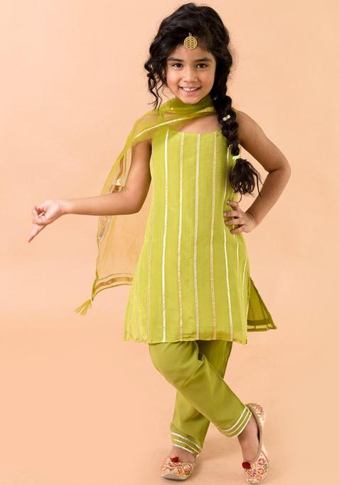 Green Self Design Cotton Kurta Set For Girls — view on Indya