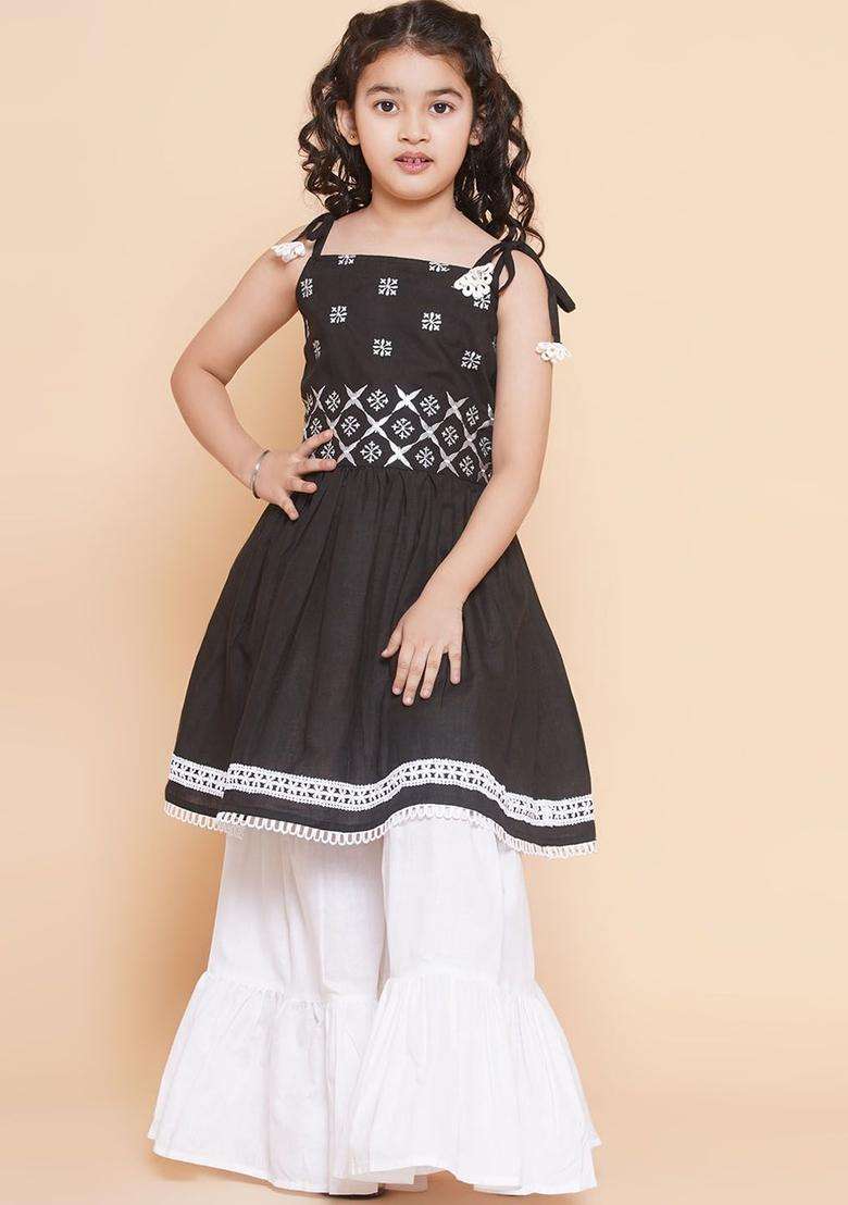 Black Embroidered Cotton Kurta Set For Girls - Indya