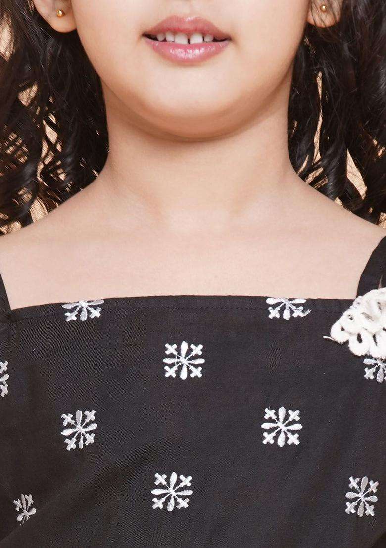 Black Embroidered Cotton Kurta Set For Girls - Indya