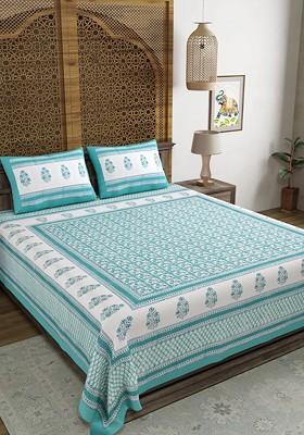 Green Ethnic Motifs Printed 210 Tc King Bedsheet And 2 Pillow Covers