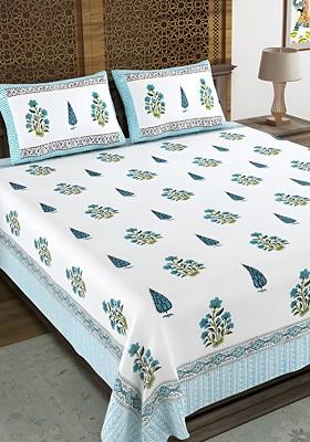 Blue And White Ethnic Motifs Cotton 210 Tc King Bedsheet And 2 Pillow Covers