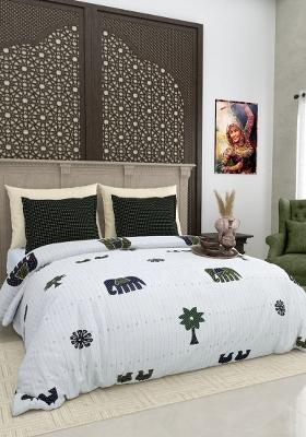 White And Black Ethnic Motifs 210 Tc King Bedsheet With 2 Pillow Covers