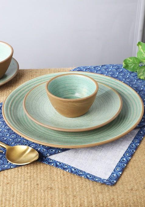 Green Set Of 3 Textured Stoneware Matte Dinner Set