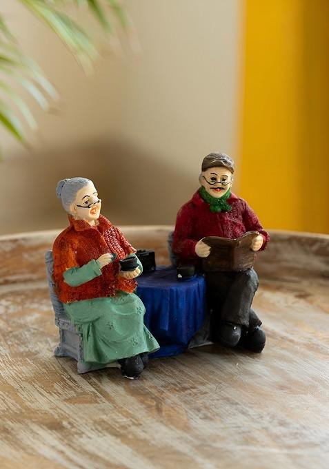 Italian Chit Chatting Old Couple Modern Figurine Decorative Showpiece